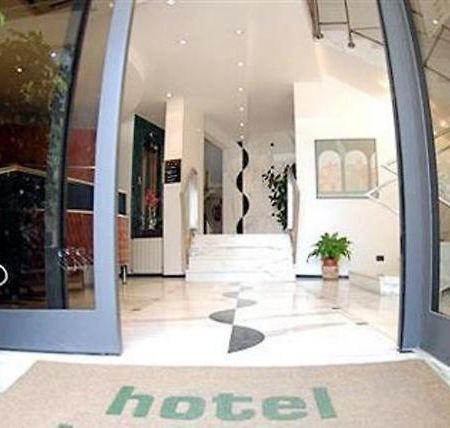 Hotel Boston Ливорно Экстерьер фото