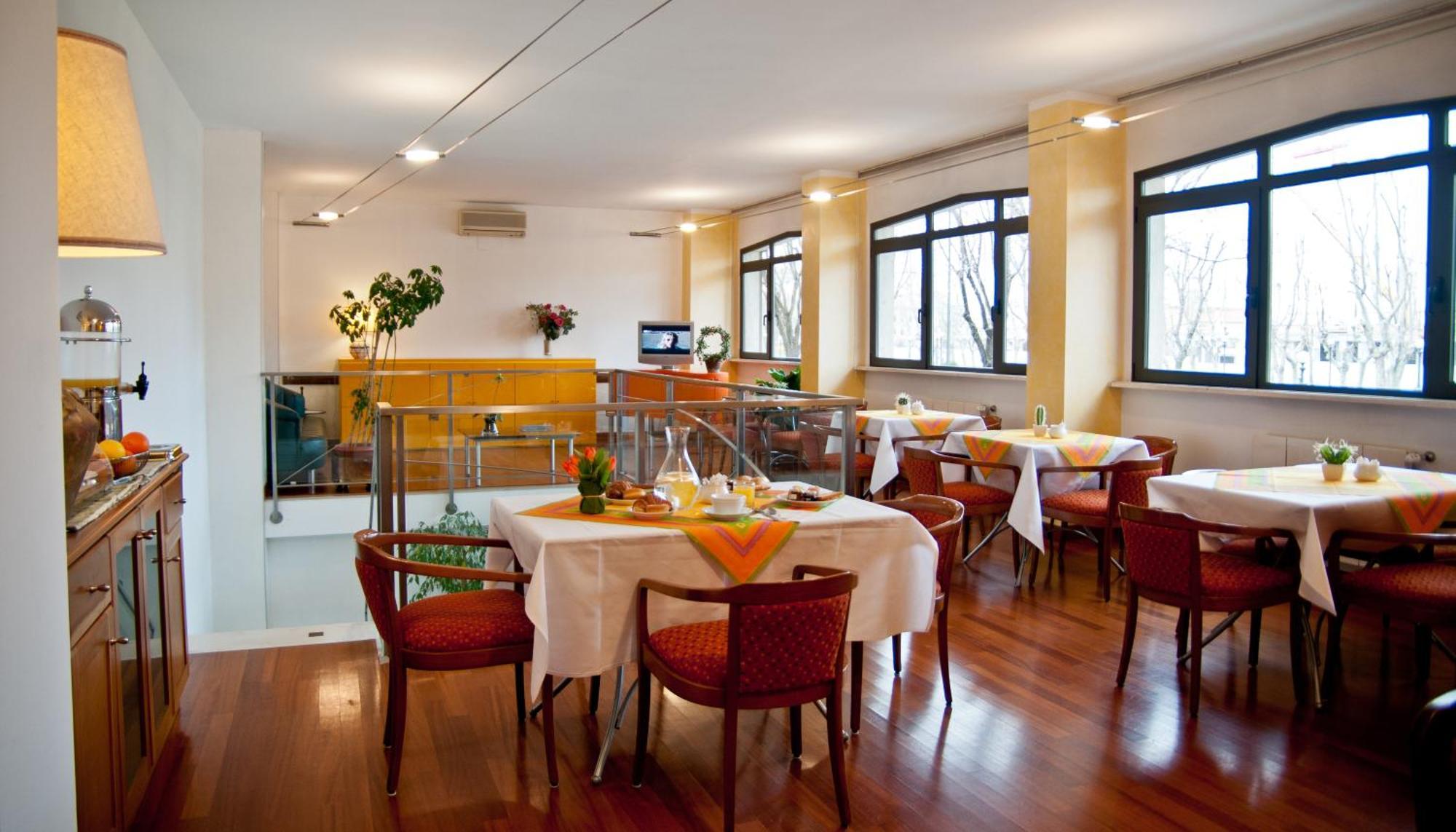 Hotel Boston Ливорно Экстерьер фото