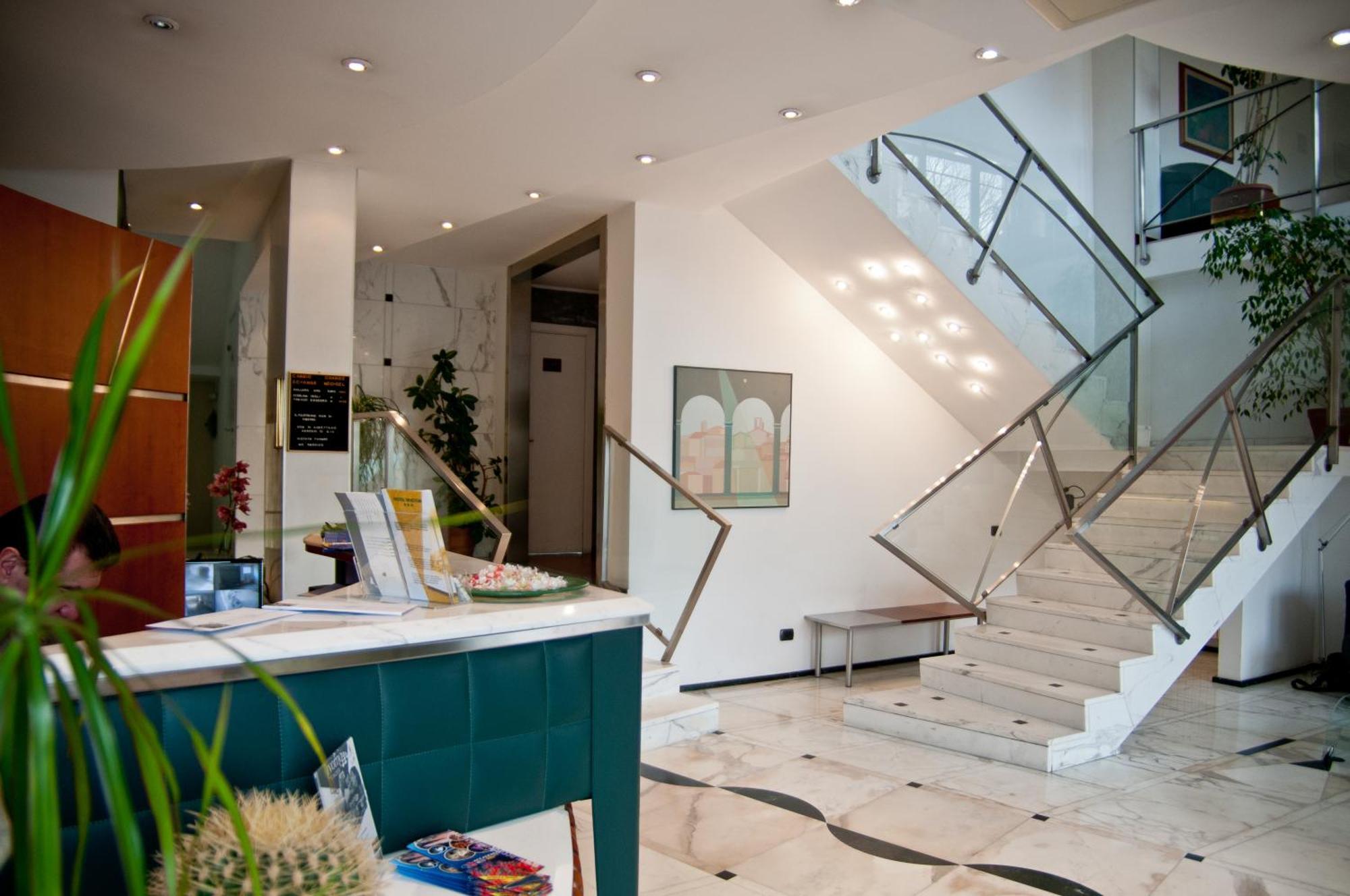 Hotel Boston Ливорно Экстерьер фото