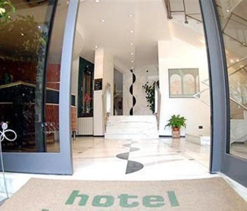 Hotel Boston Ливорно Экстерьер фото